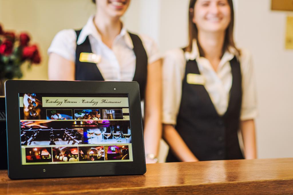 Hotel Kristaly Imperial Tata Ngoại thất bức ảnh