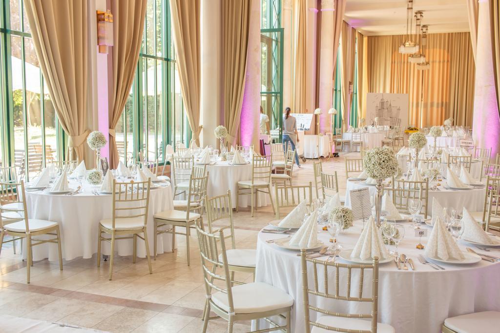 Hotel Kristaly Imperial Tata Ngoại thất bức ảnh
