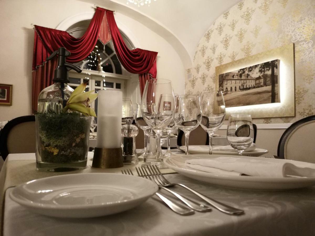 Hotel Kristaly Imperial Tata Ngoại thất bức ảnh