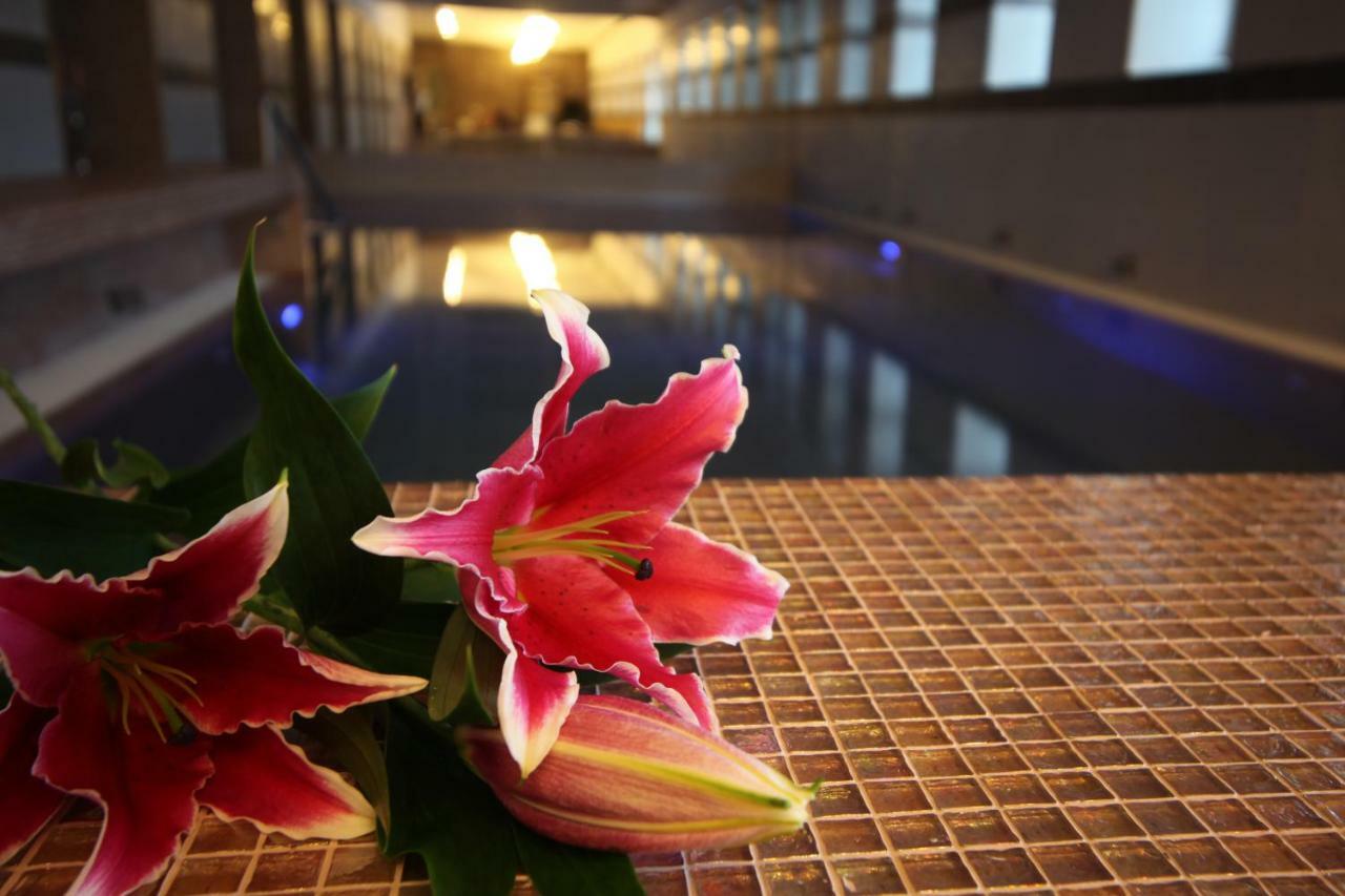 Hotel Kristaly Imperial Tata Ngoại thất bức ảnh