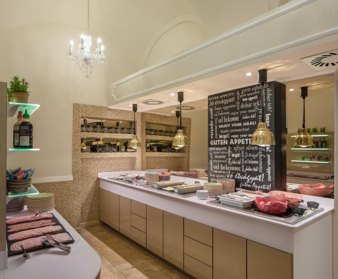 Hotel Kristaly Imperial Tata Ngoại thất bức ảnh